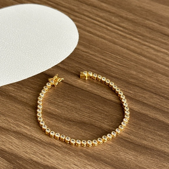 Elegant Gold Tennis Bracelet Q165 - Picture 2 of 5